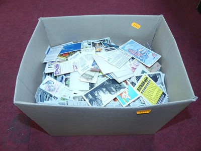 Lot 185 - A large collection of vintage picture cards