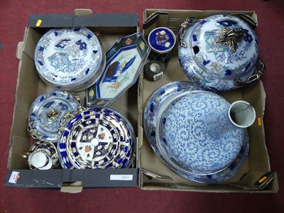 Lot 195 - Two boxes of mixed ceramics to include a...