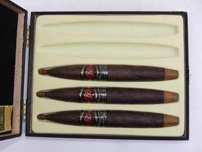 Lot 295 - Three La Flor Dominicano Tofka M Oscuro cigars,...