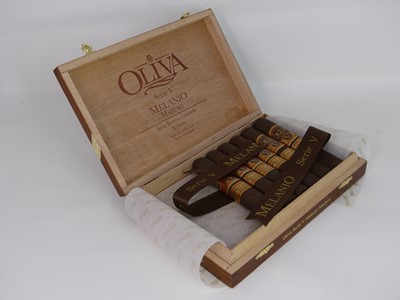 Lot 298 - Six Oliva Serie V, Melanio, Maduro, Gran...