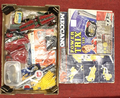 Lot 1630 - A tray containing Meccano related metal...