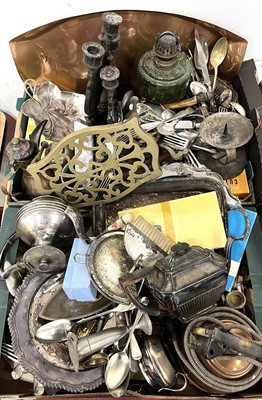 Lot 638 - A collection of silver plated items and...