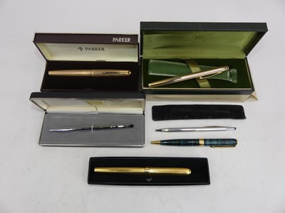 Lot 467 - A collection of vintage fountain and ballpoint...