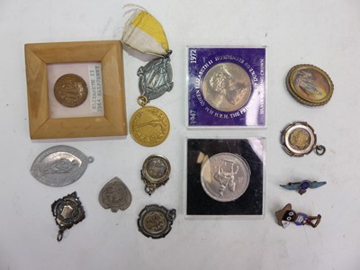 Lot 389 - A collection of mixed coins, badges,...