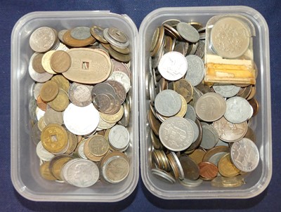 Lot 481 - Two tubs of mixed world coinage