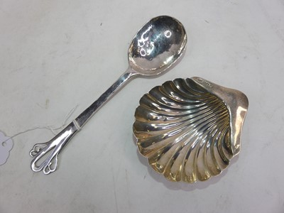 Lot 453 - An Edward VII silver shell shaped dish,...