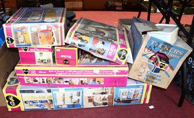 Lot 1664 - A large quantity of Sindy related items/doll...