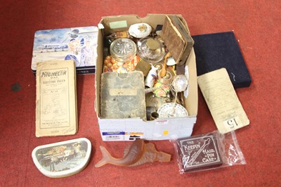 Lot 535 - Miscellaneous items to include an Art Deco...