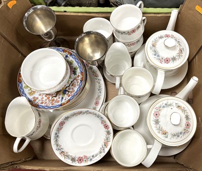 Lot 607 - A collection of Paragon Belinda pattern...