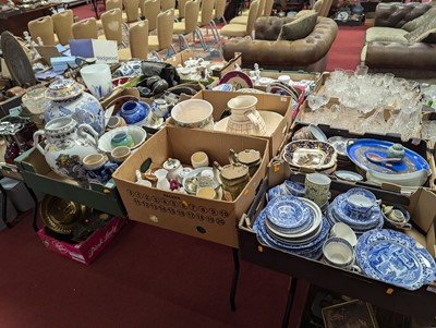 Lot 586 - An extensive collection of ceramics, to...