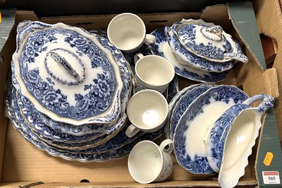 Lot 585 - A collection of Middleport Florence pattern...