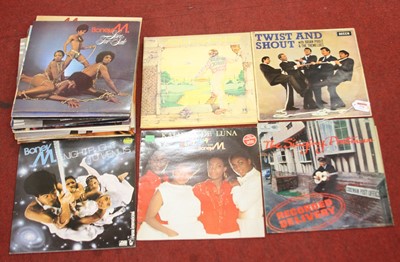 Lot 578 - A collection of vintage 12" vinyl records, to...