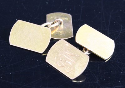 Lot 442 - A pair of gent's 9ct gold cufflinks, each...