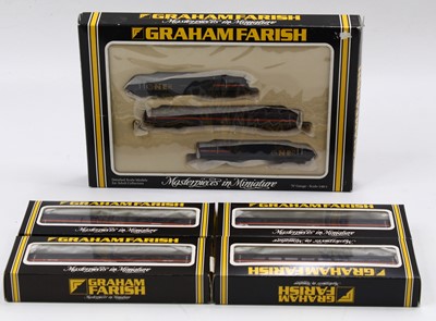 Lot 500 - An N gauge Graham Farish HST 125 GNER power...