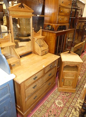 Lot 1403 - An Edwardian satin walnut mirrorback dressing...