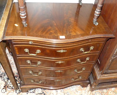 Lot 1418 - A contemporary flame mahogany and crossbanded...