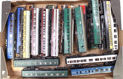 Lot 593 - 23x Hornby, Lima and Triang unboxed 00 gauge...