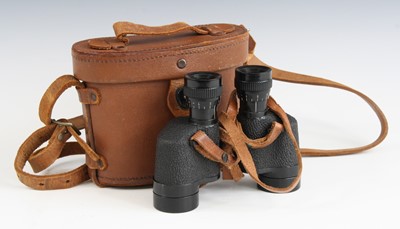 Lot 645 - A pair of U.S. army 60 x 30 binoculars marked...