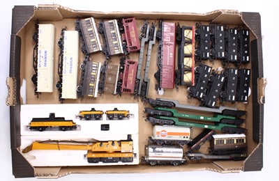 Lot 594 - 30x 00 gauge Hornby and Triang wagons,...