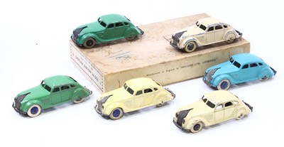 Lot 1357 - Dinky Toys Pre War No.30a Trade Box of...