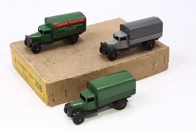 Lot 1370 - Dinky Toys, No.25B Trade box of Covered Vans,...