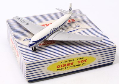 Lot 1288 - A Dinky Toys No. 702 DH Comet Airliner...