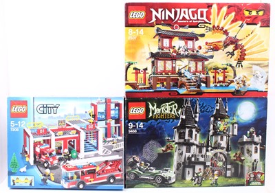 Lot 1940 - A Lego boxed construction gift set to include...