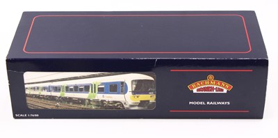 Lot 659 - A 00 gauge Bachmann 3 car class 166 DMU in...