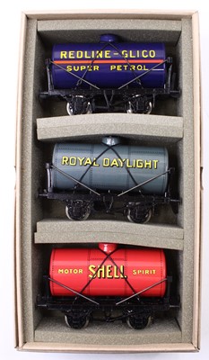 Lot 198 - ACE Trains 0 gauge coarse scale tanker set 5,...