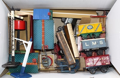 Lot 282 - Large box of Hornby 0-gauge items: repro...