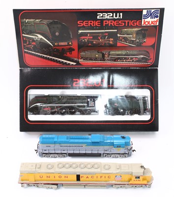 Lot 643 - Three non-UK HO scale locos: Jouef item 02...