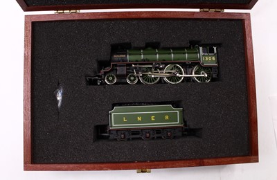 Lot 698 - A Bachmann limited edition boxed model of a...