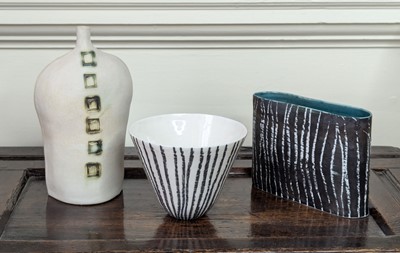 Lot 1055 - Kirsti Hannah-Brown, a studio pottery vase...