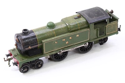 Lot 134 - 1929-32 Hornby 4-4-2, 6v Special tank loco 4-4-...