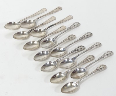 Lot 402 - A set of eight George V silver coffee spoons,...