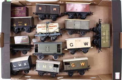 Lot 116 - Tray containing 10 Hornby 4-wheel mainly...