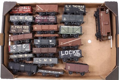 Lot 277 - Tray containing 21 open & coal wagons, all kit...