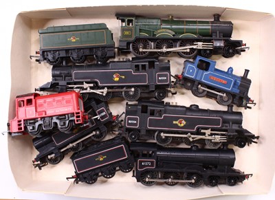 Lot 743 - A collection of unboxed 00 gauge Triang...