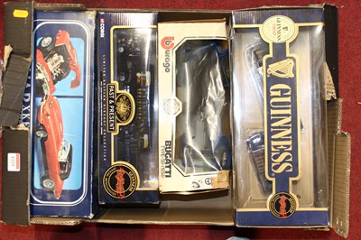 Lot 1525 - A collection of five mixed scale diecast...