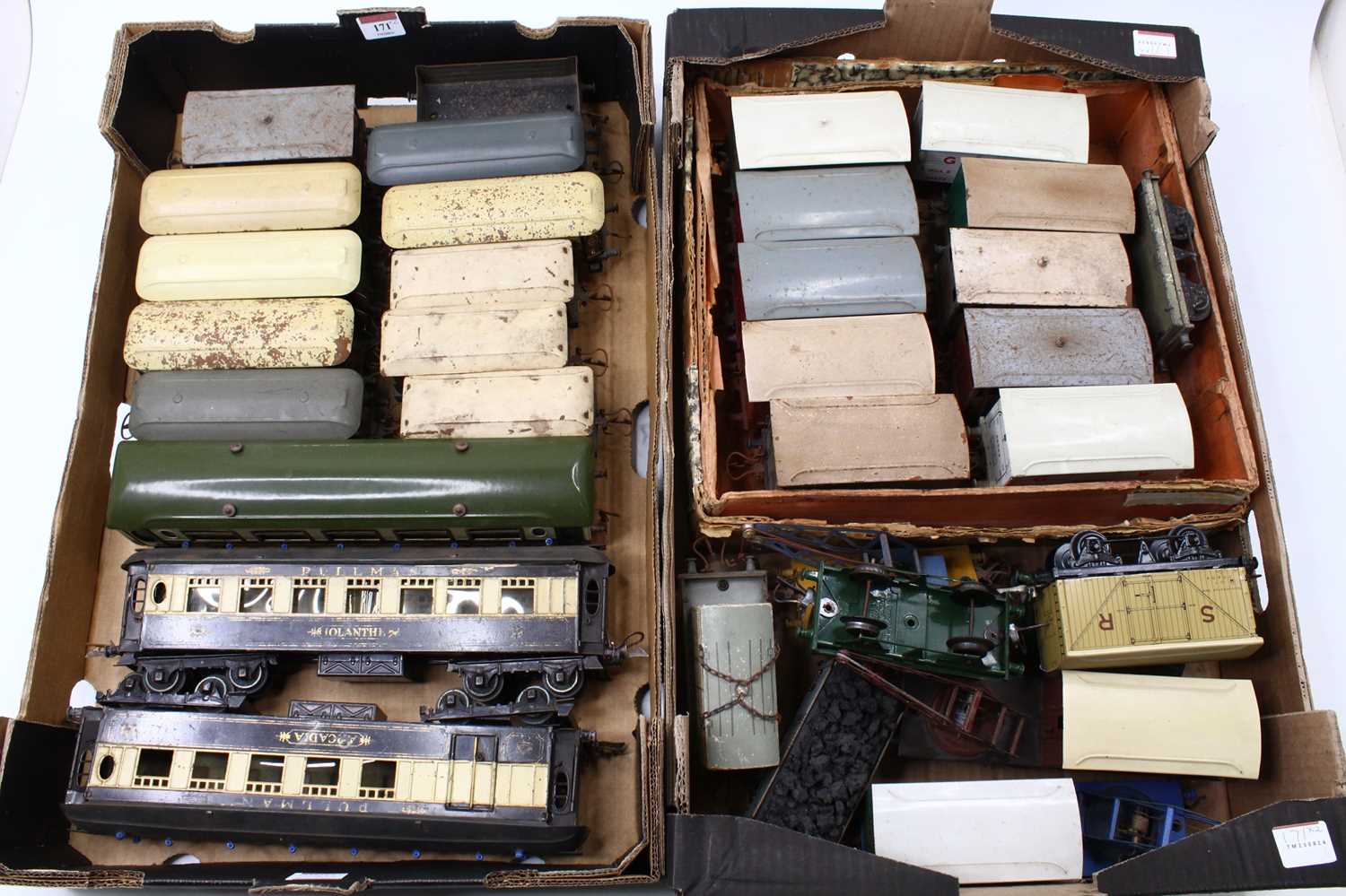 Lot 171 - Two trays of Hornby 0-gauge rolling stock all...