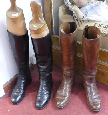 Lot 575 - A pair of brown leather riding boots, approx...