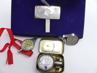 Lot 475 - A collection of miscellaneous items to include...