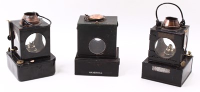 Lot 100 - One lot containing 3x handlamps, to include:...