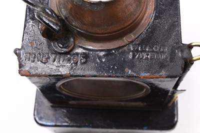 Lot 100 - One lot containing 3x handlamps, to include:...