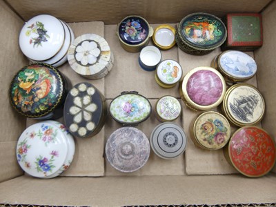 Lot 484 - A collection of pill and patch boxes to...