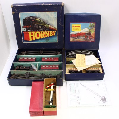 Lot 146 - 2x Hornby 0 gauge sets, to include: 1x 1926-30...