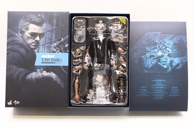 Lot 1746 - A Hot Toys 1/6 scale action figure of No....