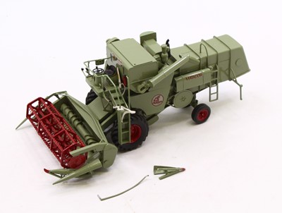 Lot 922 - A CTF of France, 1/32nd scale Claas Matador...