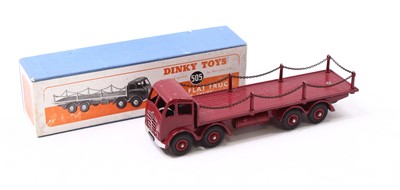 Lot 1194 - Dinky Toys, 505 Foden flat truck with chains,...