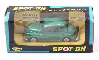 Lot 1590 - Spot-On Models No. 289 Morris Minor 1000...